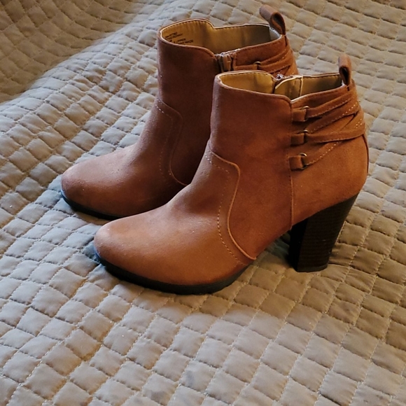 Rialto Shoes - Rialto